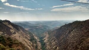Camel Valley Igatpuri – scenic sightseeing spot on the Nashik to Igatpuri Cab route