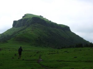 Tringalwadi Fort Igatpuri – historic fort and trekking destination near Nashik to Igatpuri route