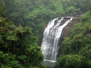 Vihigaon Waterfall Igatpuri – scenic monsoon waterfall near Nashik to Igatpuri route