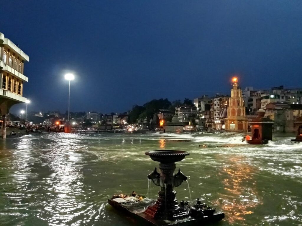 Nashik local sightseeing taxi service near Panchavati and Ramkund